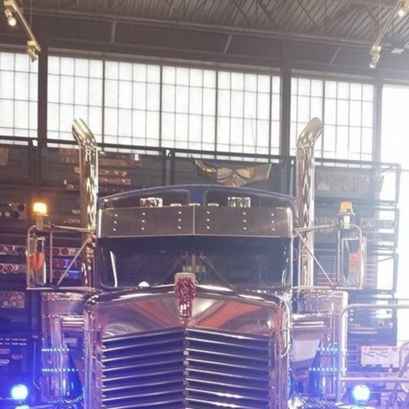 Meet your Posher, Ryu - Picture 1 of 1